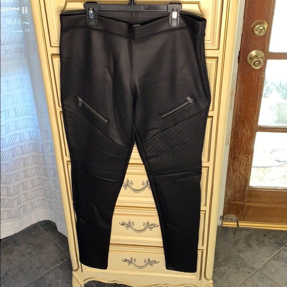 Black faux leather leggings